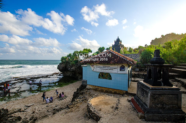 PANTAI NGOBARAN