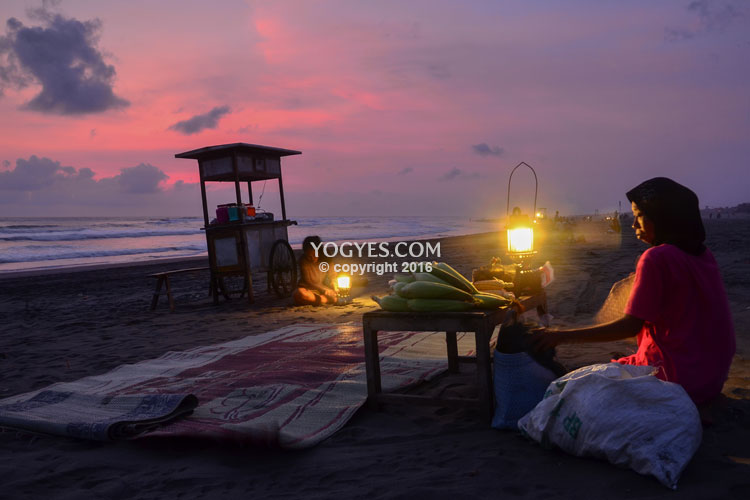 PARANGTRITIS BEACH