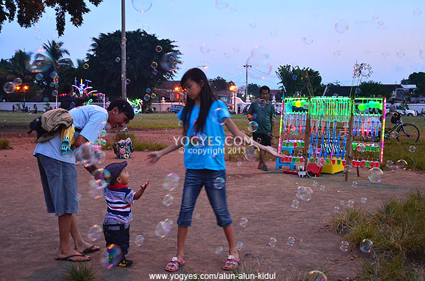 ALUN-ALUN KIDUL