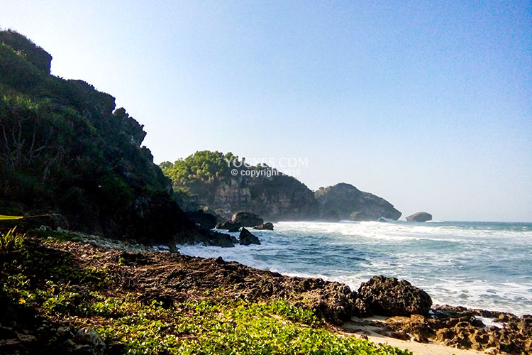Pantai Watu Bolong Tempat Wisata Di Gunungkidul