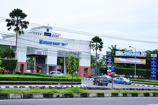 Rumah Sakit JIH: 0.5 km dari Hartono Mall, Yogyakarta