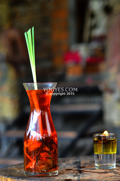Wedhang uwuh dalam Gelas yang unik (The Waroeng of Raminten)