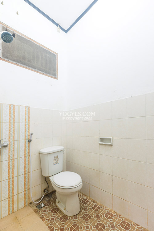 Kamar mandi dalam di kamar tidur 1 di Abel Homestay