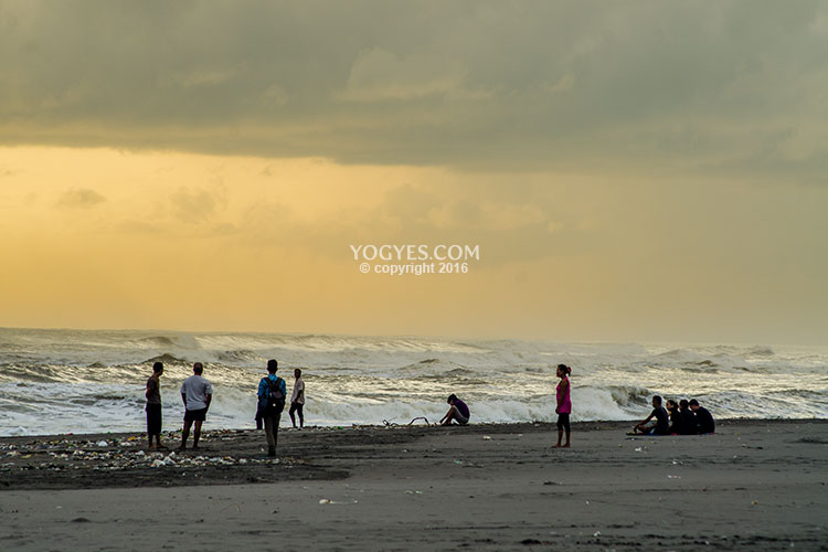 Foto #8 Pantai Parangkusumo