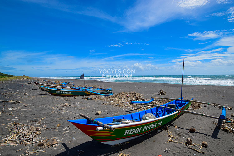 Wisata Pantai Trisik Kulon Progo