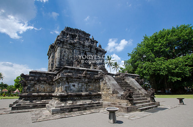 Foto #2 Candi Mendut