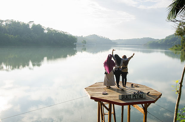 WADUK SERMO Menanti Senja di Tepi Telaga – sulaemanleman96