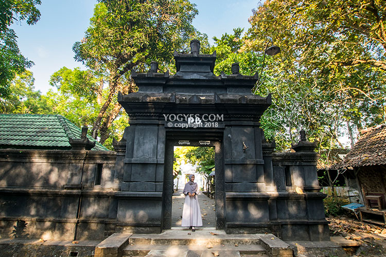 Foto #13 Makam Raja-Raja Imogiri