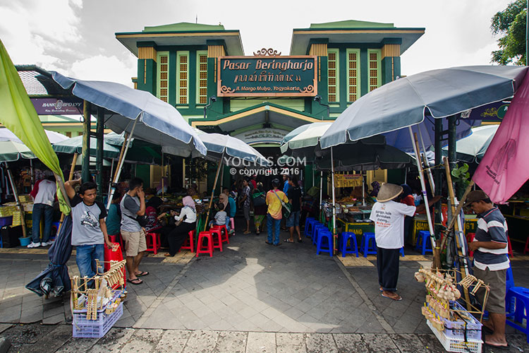  PASAR  BERINGHARJO Pasar  Tradisional Terlengkap di Yogyakarta