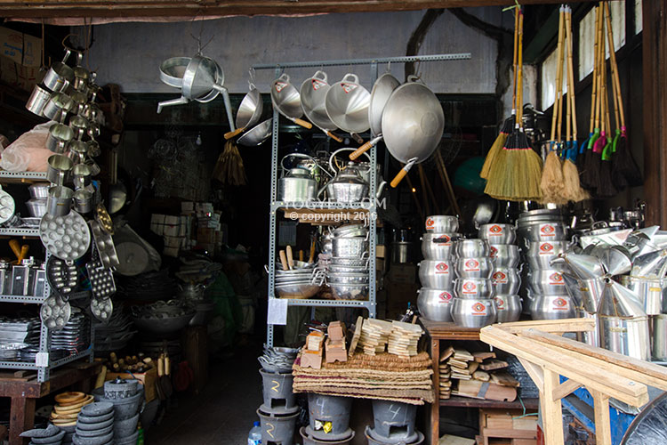 Sentra penjualan barang antik di Pasar  Beringharjo