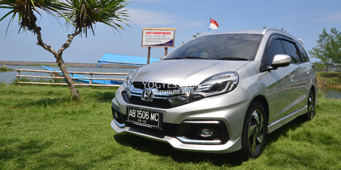 Honda Mobilio  Compare Car Rental Rates  in Yogyakarta