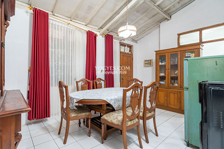 adhya homestay cendrawasih