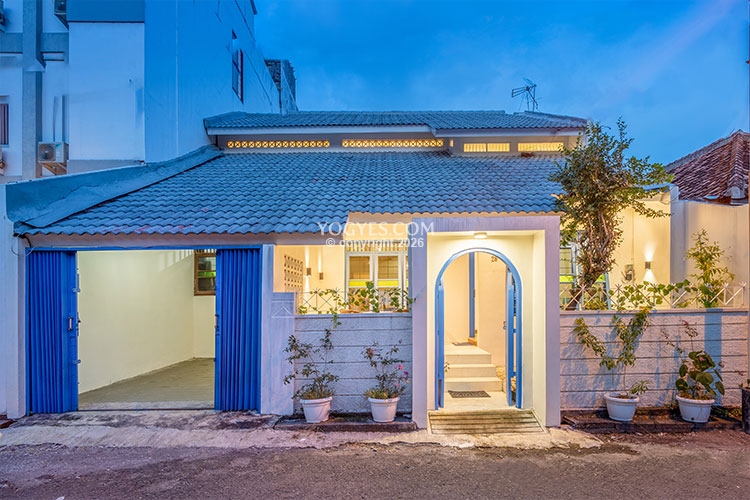 blue gate house