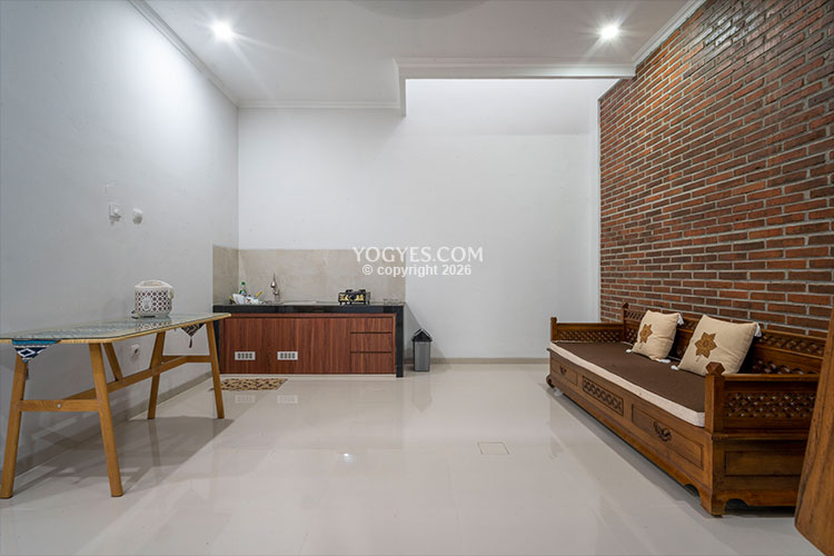 d uti homestay