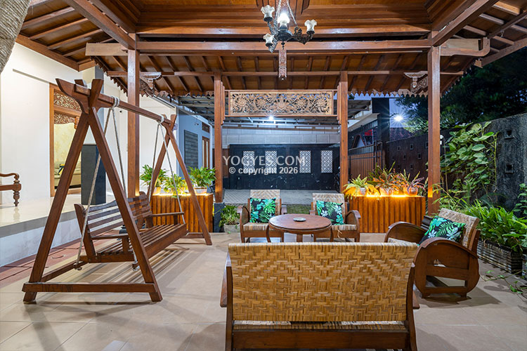ndalem jembar homestay