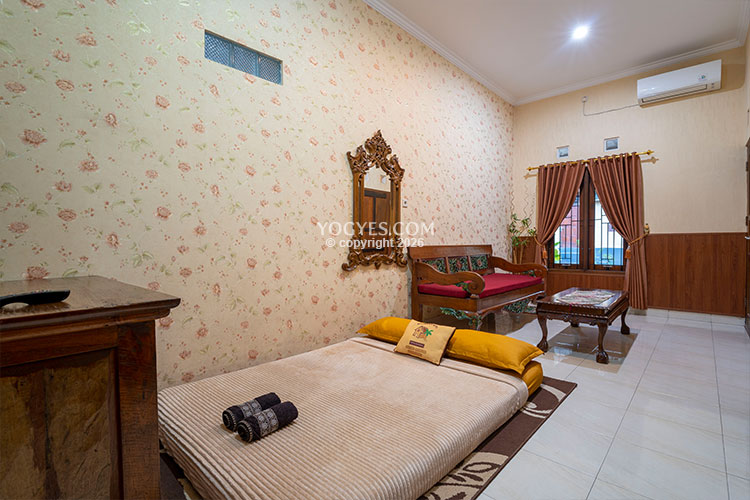 rumah uti paviliun