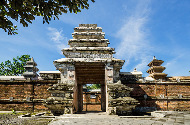 Bantul, Yogyakarta: Jejak Kejayaan Kerajaan Mataram di Setiap Ruangnya
